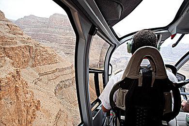 剑灵衍生新作《剑灵：英雄》上线Steam 免费游玩